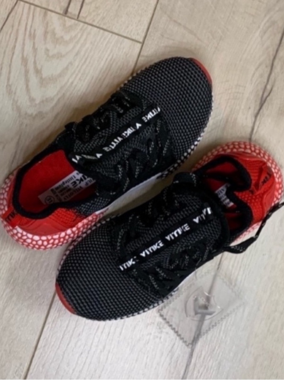 Vitike Kids Black & Red Lightweight Athletic Sneakers 7